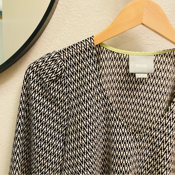 ⭐️ Maeve Anthropologie Chevron Geometric Blouse Top Shirt Size XS - Picture 3 of 6